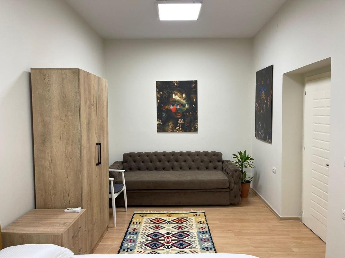 New In Bllok * Tirana